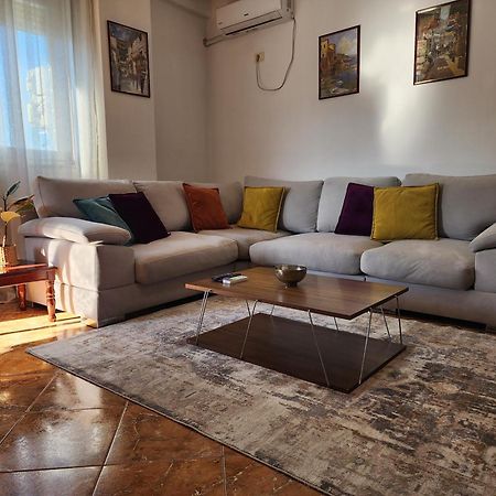 Cozy Sunlit Apartment With Scenic Balcony View Tirana Esterno foto